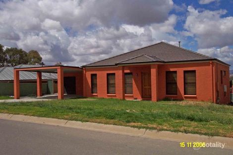 Property photo of 33 Darrambal Drive Springdale Heights NSW 2641
