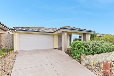 Property photo of 70 Belmont Crescent Pakenham VIC 3810