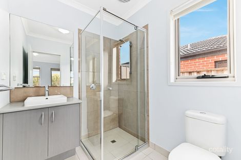 Property photo of 70 Belmont Crescent Pakenham VIC 3810