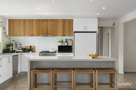 Property photo of 27 Hollywood Boulevard Point Lonsdale VIC 3225