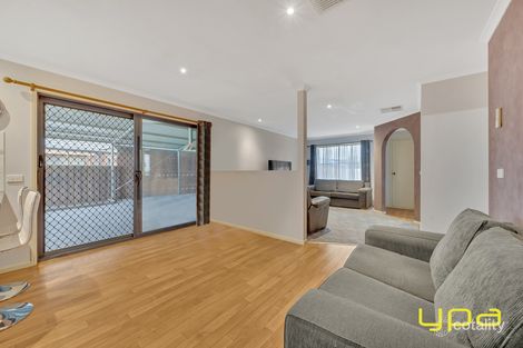 Property photo of 13 Kulkami Way Cranbourne West VIC 3977