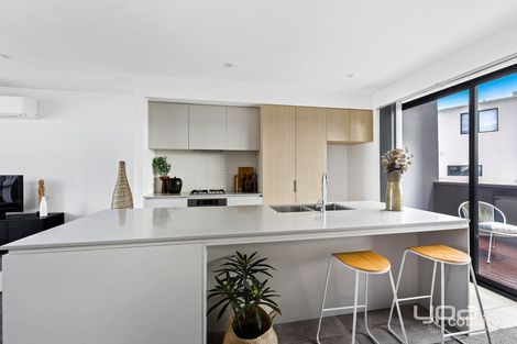 Property photo of 48 Oakden Crescent St Albans VIC 3021