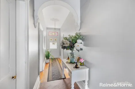 Property photo of 112 Peel Street Bathurst NSW 2795