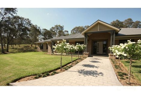 Property photo of 10 Aub Upward Close Wattle Ponds NSW 2330