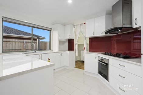 Property photo of 22 Gould Walk Truganina VIC 3029