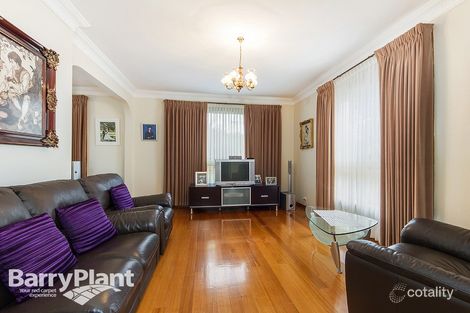 Property photo of 17 Fairfax Circuit Albanvale VIC 3021