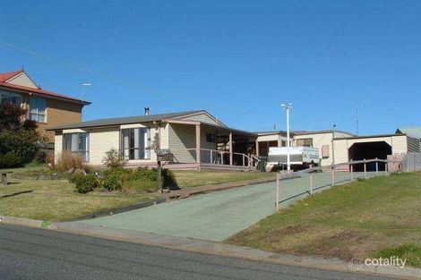 77 Lakeside Dr, Lake Tyers Beach, VIC 3909