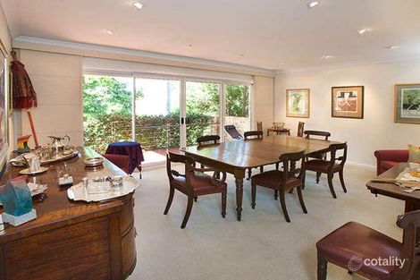Property photo of 68 Gordon Terrace Indooroopilly QLD 4068