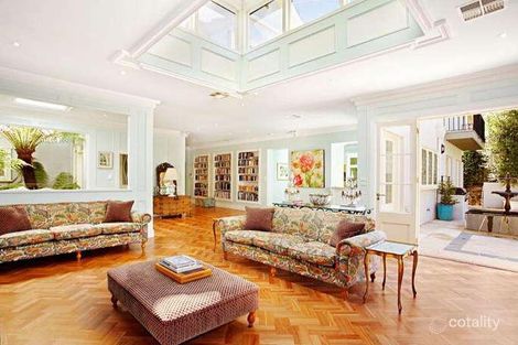 Property photo of 6 Yarradale Road Toorak VIC 3142