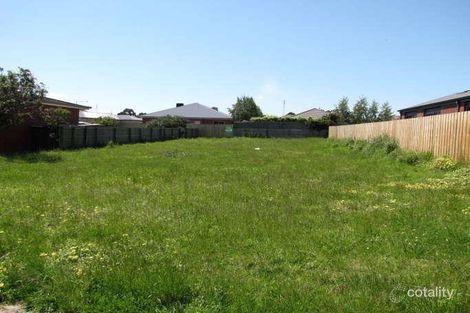 17 Alexander Ave, Moe, VIC 3825