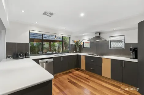 Property photo of 33 Rosewell Green Wanneroo WA 6065