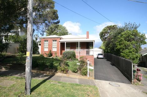 15 Roncliffe Rd, Highton, VIC 3216