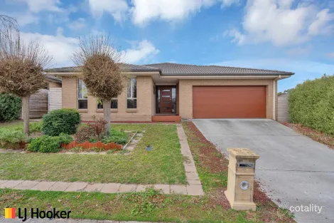 Property photo of 24 Gordon Withnall Crescent Dunlop ACT 2615