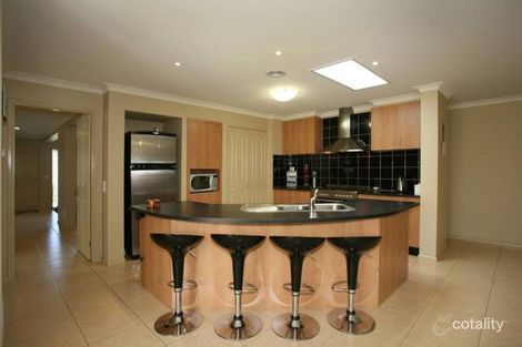 36 Meadowlands Way, Berwick, VIC 3806