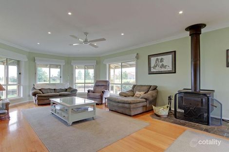 Property photo of 16 Josharc Court Stratford VIC 3862