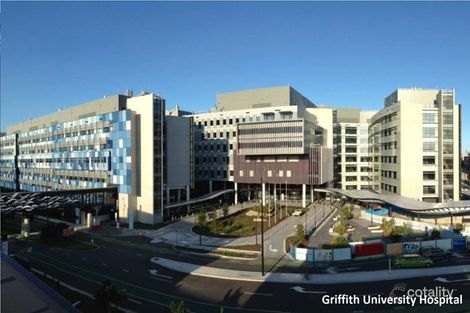 11 Hoya Ct, Labrador, QLD 4215