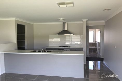 Property photo of 92 Greta Drive Hamilton Valley NSW 2641