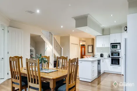 Property photo of 3/3 Paddington Terrace Berwick VIC 3806