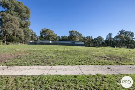 39 Elizabeth Rd, Creswick, VIC 3363