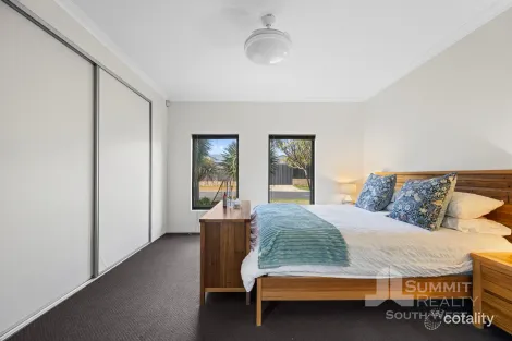 Property photo of 22 Nicolay Approach Dalyellup WA 6230
