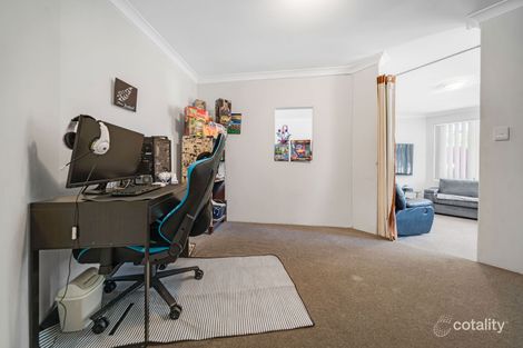 Property photo of 10 Greenfields Circle Hocking WA 6065