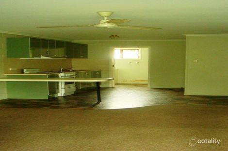 1/8 Honeysuckle St, Andergrove, QLD 4740