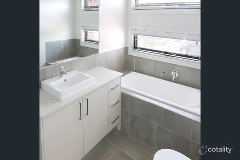 Property photo of 73 Vantage Boulevard Craigieburn VIC 3064