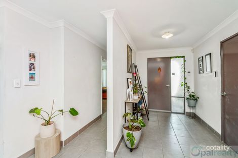 Property photo of 9 Kirkland Way Meadow Springs WA 6210