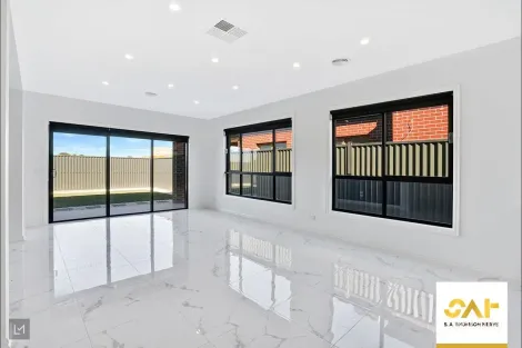 Property photo of 43 Cuttlefish Circuit Tarneit VIC 3029