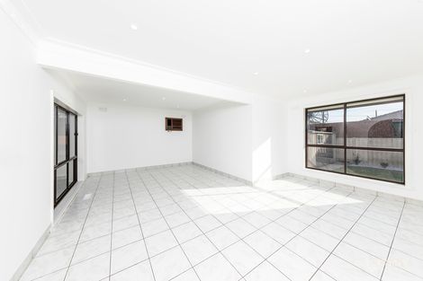 Property photo of 45 Stonehaven Drive Thomastown VIC 3074