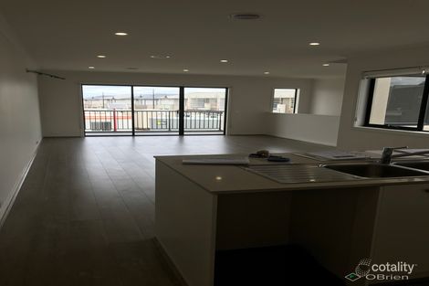 Property photo of 9 Regatta Drive Craigieburn VIC 3064