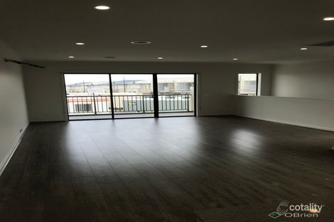 Property photo of 9 Regatta Drive Craigieburn VIC 3064