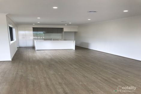 Property photo of 9 Regatta Drive Craigieburn VIC 3064