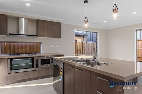 Property photo of 20 Mountjoy Circuit Clyde North VIC 3978