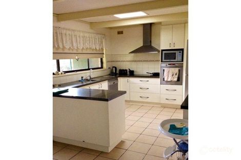 Property photo of 16 Warrawong Lane Glenrowan VIC 3675