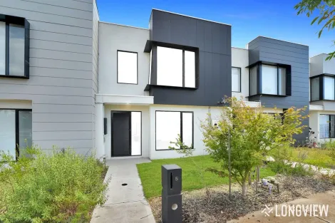 Property photo of 5 Roehampton Drive Strathtulloh VIC 3338