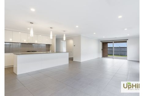 Property photo of 29 Highbury Road Clyde North VIC 3978