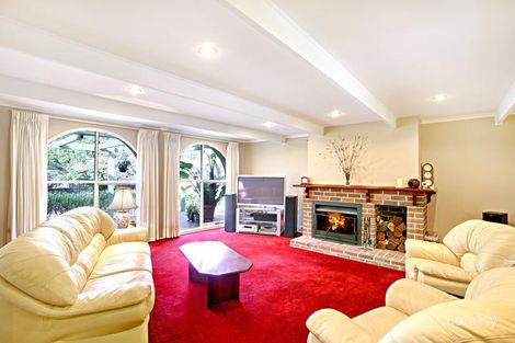 Property photo of 17 Iolanthe Close Park Orchards VIC 3114