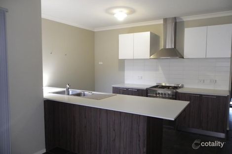 Property photo of 11 Crosskeys Road Craigieburn VIC 3064