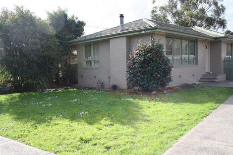Property photo of 5 Dearing Avenue Cranbourne VIC 3977