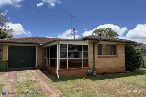 17 Quelch St, Rockville, QLD 4350