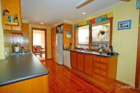 Property photo of 13 Lesay Drive St Helena VIC 3088