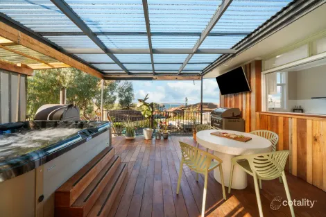 Property photo of 8 Orana Place Taroona TAS 7053