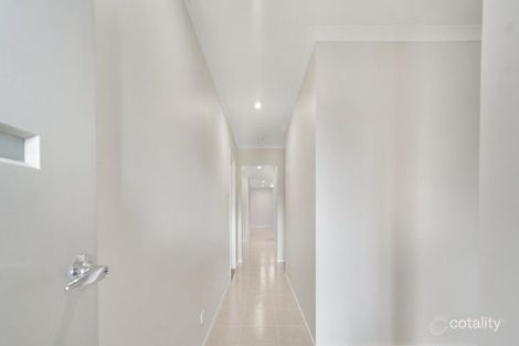 Property photo of 14 Splendid Road Donnybrook VIC 3064