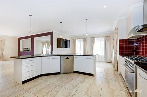 Property photo of 31 Addicott Way Taylors Hill VIC 3037