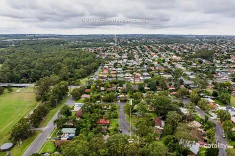Property photo of 10 Bradford Court Mansfield QLD 4122