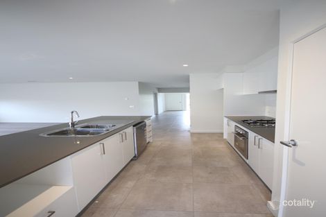 Property photo of 37 Llano Circuit Berwick VIC 3806