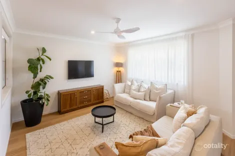 42 Admiralty Ct, Yamba, NSW 2464