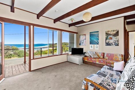 Property photo of 16 Rennies Beach Close Ulladulla NSW 2539