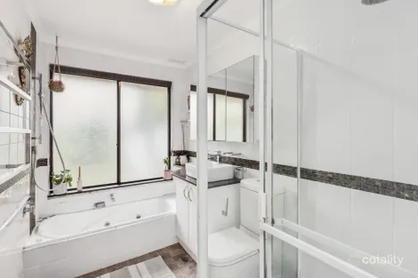 Property photo of 6 Shannon Close Kincumber NSW 2251